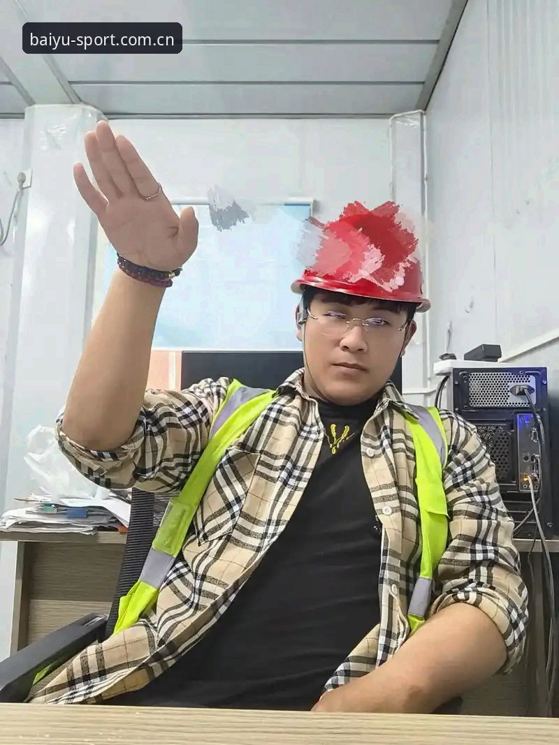 前马赛总监贝纳蒂亚揭秘拉比奥事件最新动态：一通电话签下核心，更衣室斗殴后两天半未等来道歉